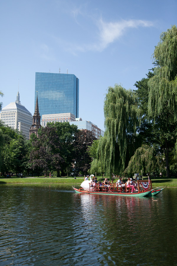boston-kids-swan-boat